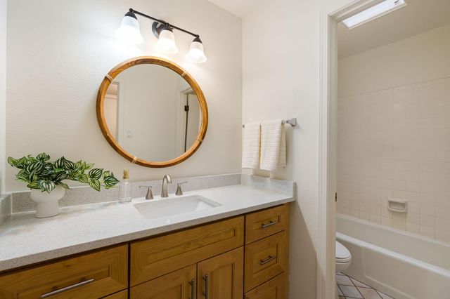 1012 Oro Real NE, Albuquerque, NM 87123