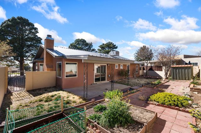 1012 Oro Real NE, Albuquerque, NM 87123