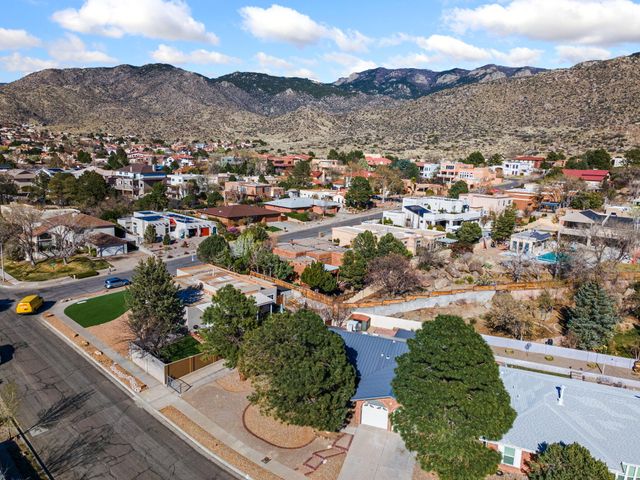 1012 Oro Real NE, Albuquerque, NM 87123