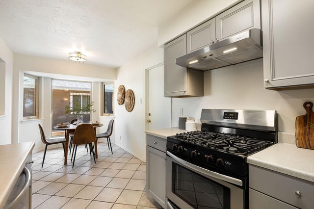 1012 Oro Real NE, Albuquerque, NM 87123