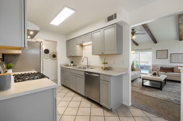 1012 Oro Real NE, Albuquerque, NM 87123