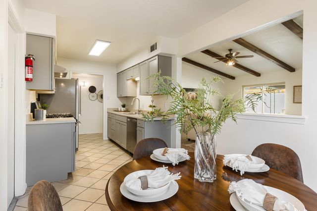 1012 Oro Real NE, Albuquerque, NM 87123