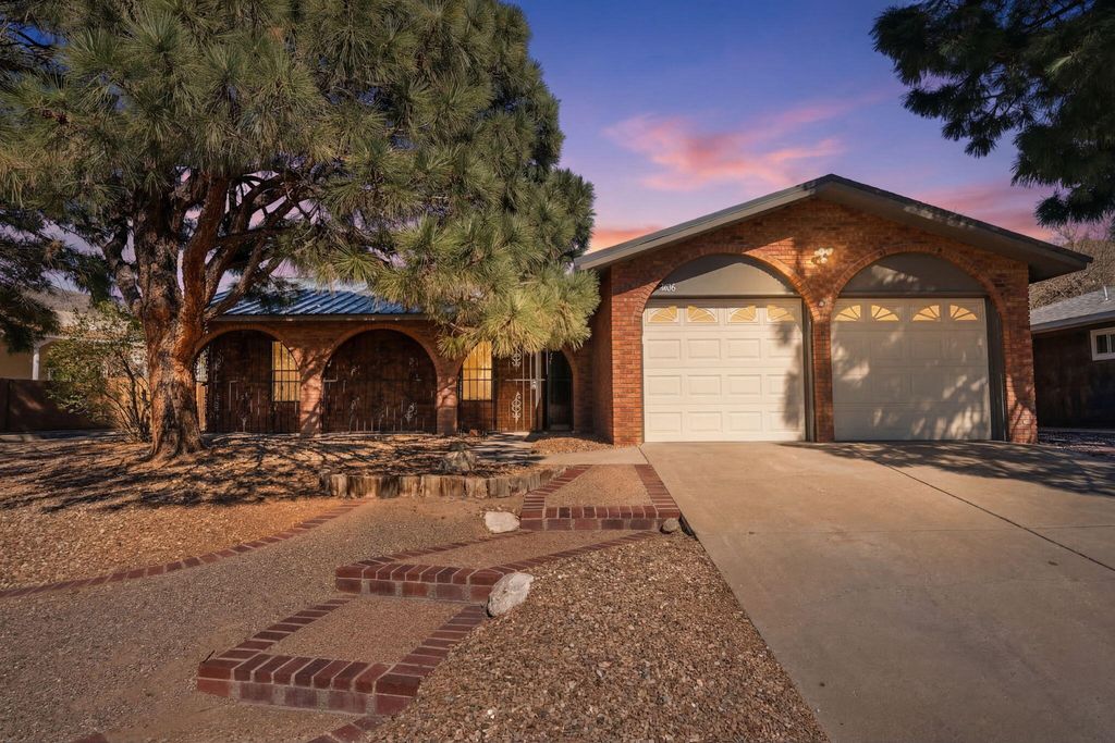 1012 Oro Real NE, Albuquerque, NM 87123