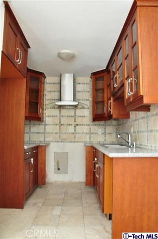 3220 Altura Avenue 103, Glendale, CA 91214