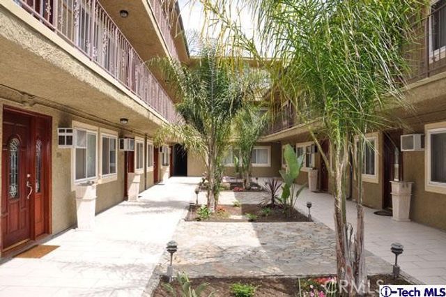 3220 Altura Avenue 103, Glendale, CA 91214