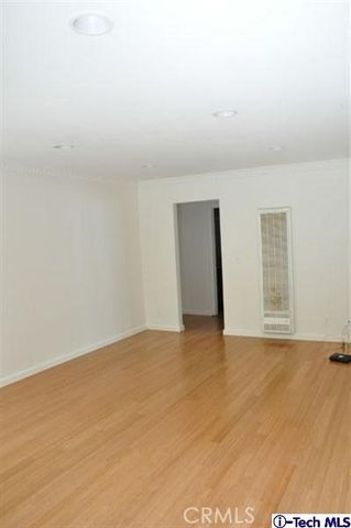 3220 Altura Avenue 103, Glendale, CA 91214