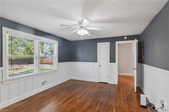 5701 Hawthorne LN, Portsmouth, VA 23703