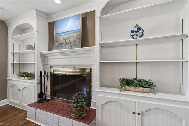 5701 Hawthorne LN, Portsmouth, VA 23703
