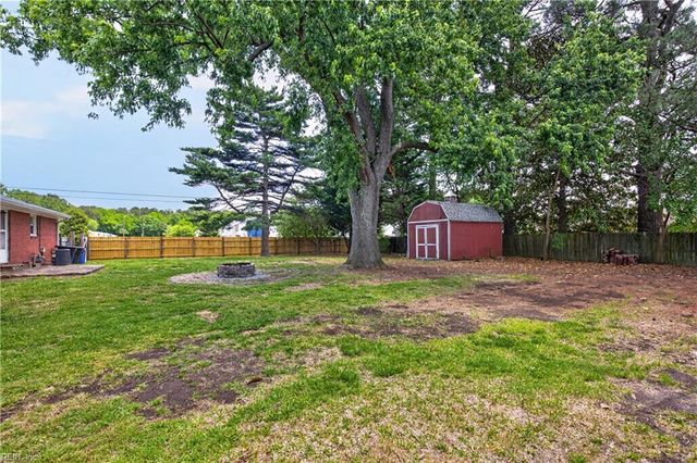 5701 Hawthorne LN, Portsmouth, VA 23703
