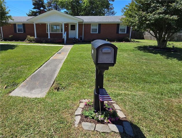 5701 Hawthorne LN, Portsmouth, VA 23703