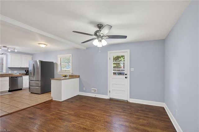 5701 Hawthorne LN, Portsmouth, VA 23703