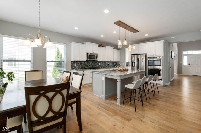 3745 Presidents Lane, Greenwood, IN 46142