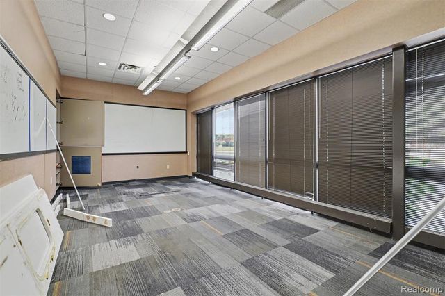 15001 N Commerce Drive, Dearborn, MI 48120