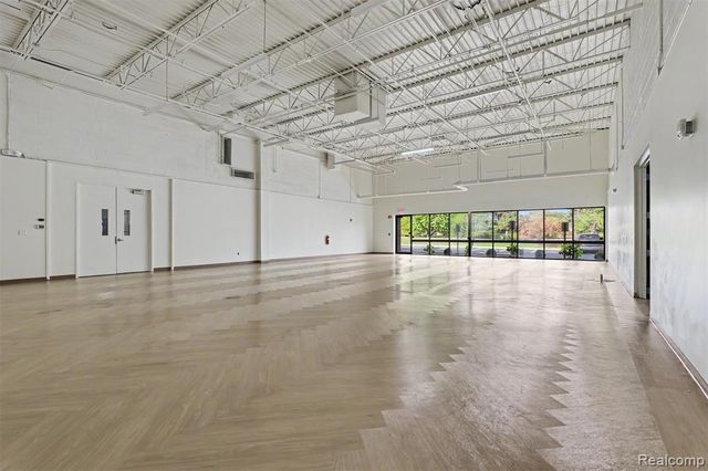 15001 N Commerce Drive, Dearborn, MI 48120