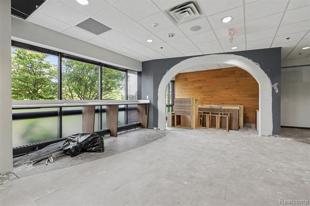 15001 N Commerce Drive, Dearborn, MI 48120