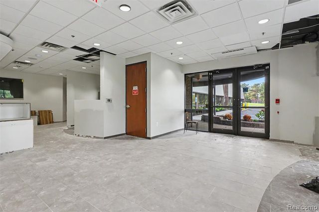 15001 N Commerce Drive, Dearborn, MI 48120