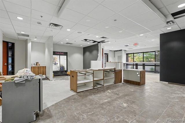 15001 N Commerce Drive, Dearborn, MI 48120