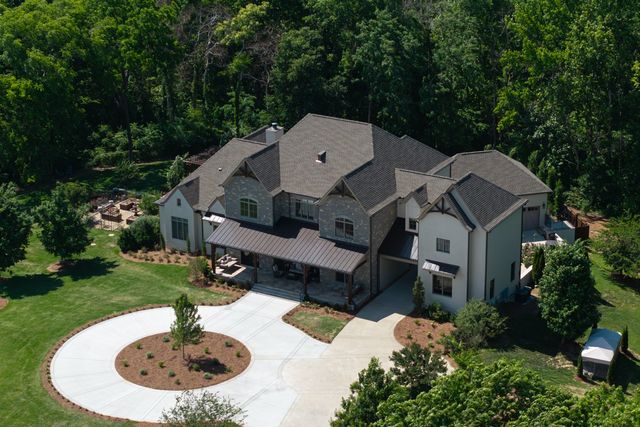 5019 Hilltop Ln, College Grove, TN 37046