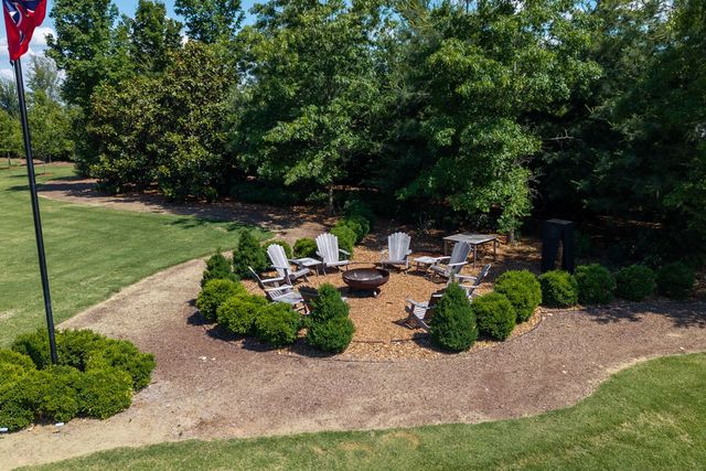 5019 Hilltop Ln, College Grove, TN 37046