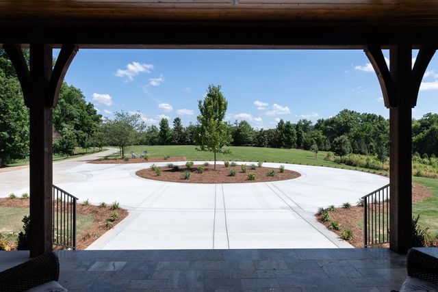 5019 Hilltop Ln, College Grove, TN 37046
