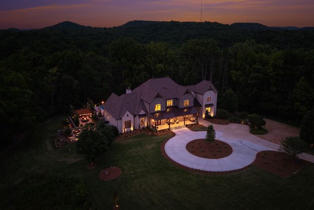 5019 Hilltop Ln, College Grove, TN 37046