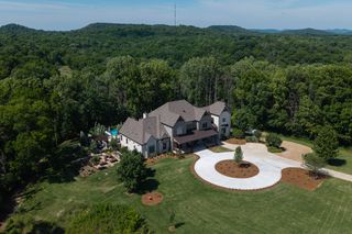 5019 Hilltop Ln, College Grove, TN 37046