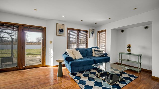 2455 W 61st Place, Merrillville, IN 46410