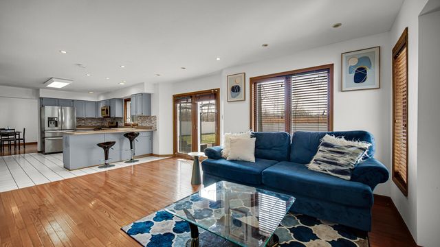 2455 W 61st Place, Merrillville, IN 46410