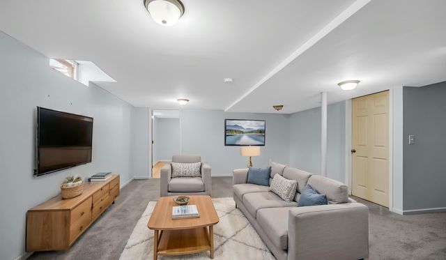 2455 W 61st Place, Merrillville, IN 46410