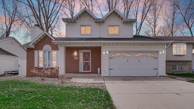 2455 W 61st Place, Merrillville, IN 46410