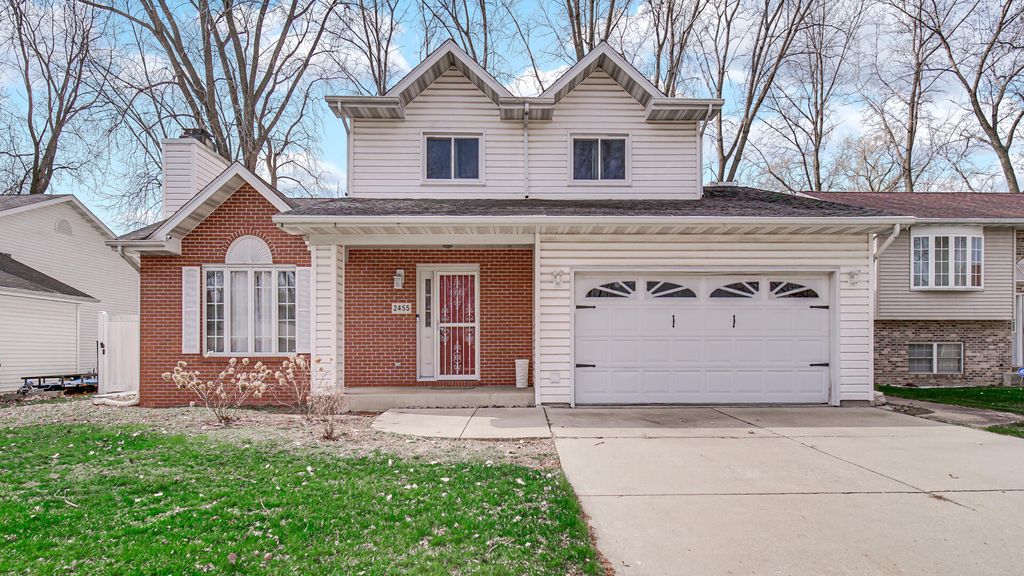 2455 W 61st Place, Merrillville, IN 46410