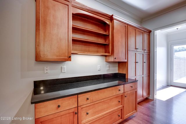 9412 Norton Commons Blvd, Prospect, KY 40059