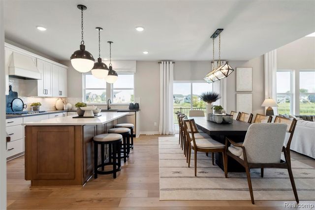 623 Gretchen Lane, Saline, MI 48176