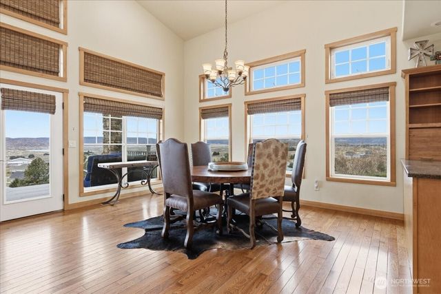 19994 Coulee View Road, Electric City, WA 99123