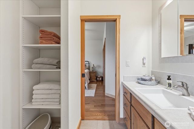 19994 Coulee View Road, Electric City, WA 99123