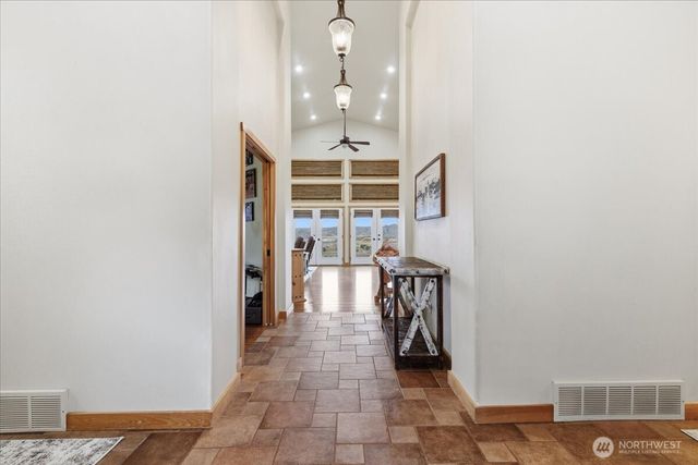 19994 Coulee View Road, Electric City, WA 99123