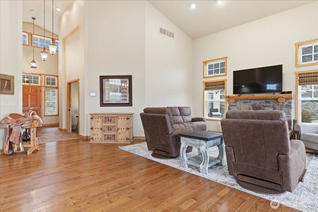 19994 Coulee View Road, Electric City, WA 99123