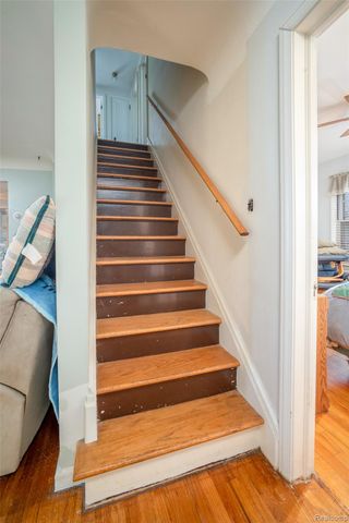 228 Coleman Drive, Waterford Charter Township, MI 48328