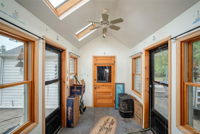 228 Coleman Drive, Waterford Charter Township, MI 48328
