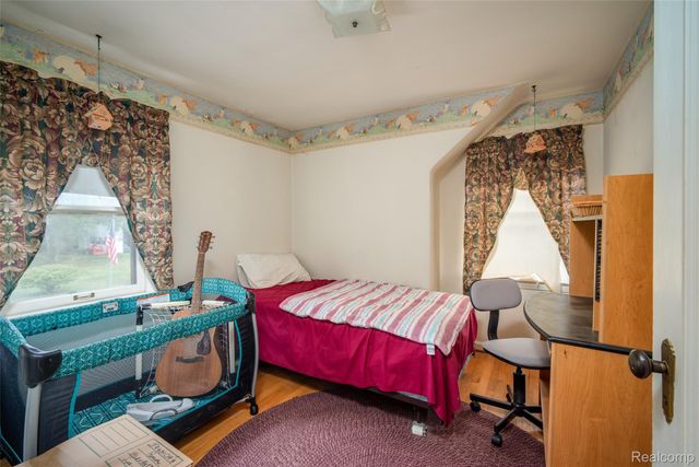 228 Coleman Drive, Waterford Charter Township, MI 48328