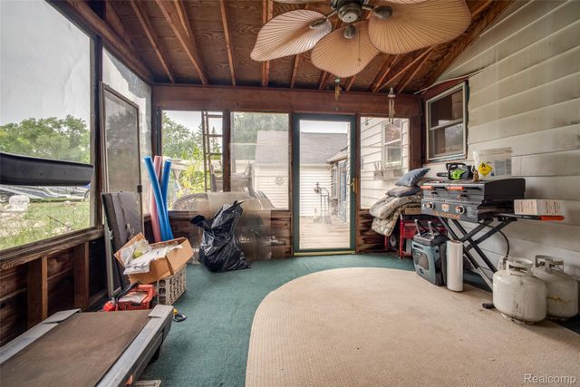 228 Coleman Drive, Waterford Charter Township, MI 48328