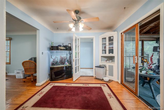 228 Coleman Drive, Waterford Charter Township, MI 48328