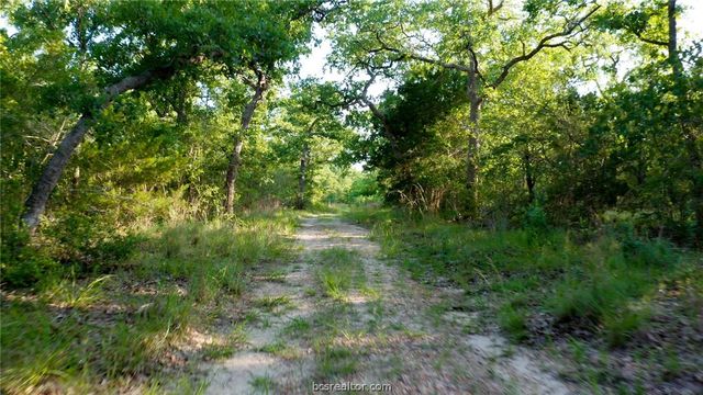 4052 Lakeside Club Drive, College Station, TX 77845