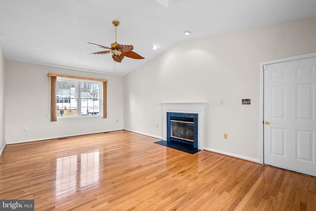 8308 FOUNDERS TER, Fort Washington, MD 20744