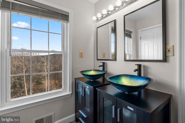 8308 FOUNDERS TER, Fort Washington, MD 20744