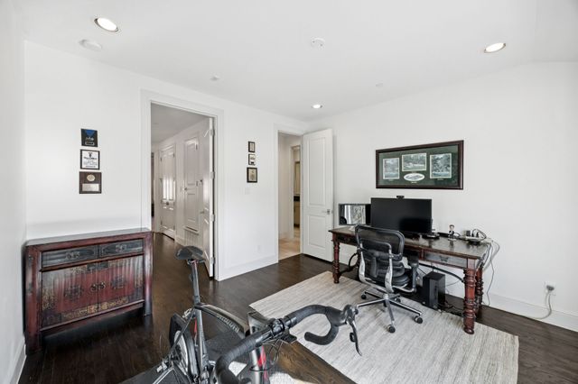7700 Eastern Avenue 702, Dallas, TX 75209
