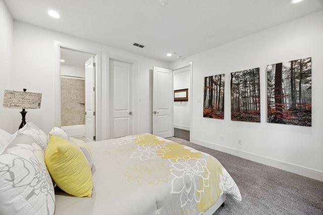 7700 Eastern Avenue 702, Dallas, TX 75209