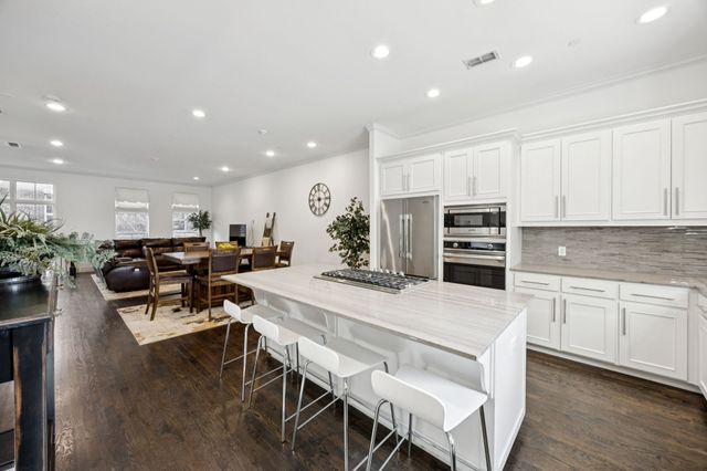 7700 Eastern Avenue 702, Dallas, TX 75209