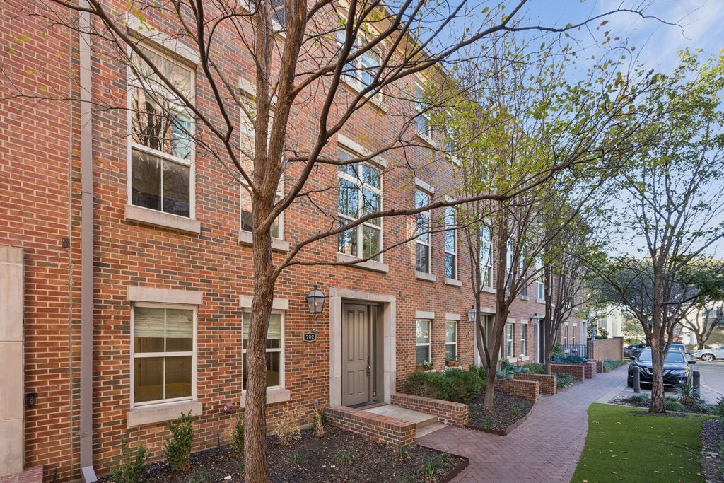 7700 Eastern Avenue 702, Dallas, TX 75209