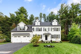 12 Pleasant St, Burlington, MA 01803